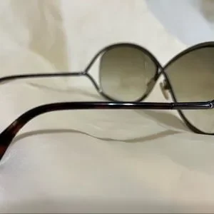 Tom Ford Miranda sunglasses-used-in great condition w/original storage case&box. Tom Ford | Accessories | Tom Ford Miranda Sunglassesusedin  main image 3